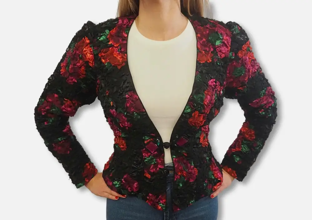 Chaqueta Victoria´s secret estampado floral modelo frente