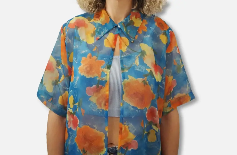 Camisa azul semi modelo detalle frente