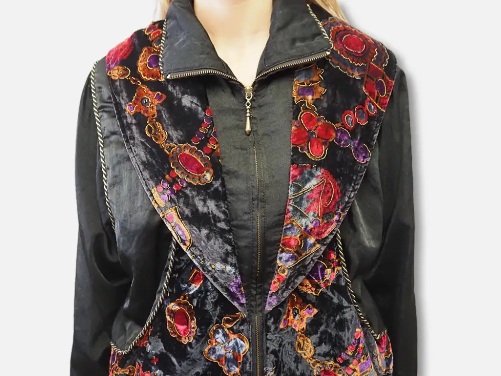Chaqueta Levon black modelo detalle frente