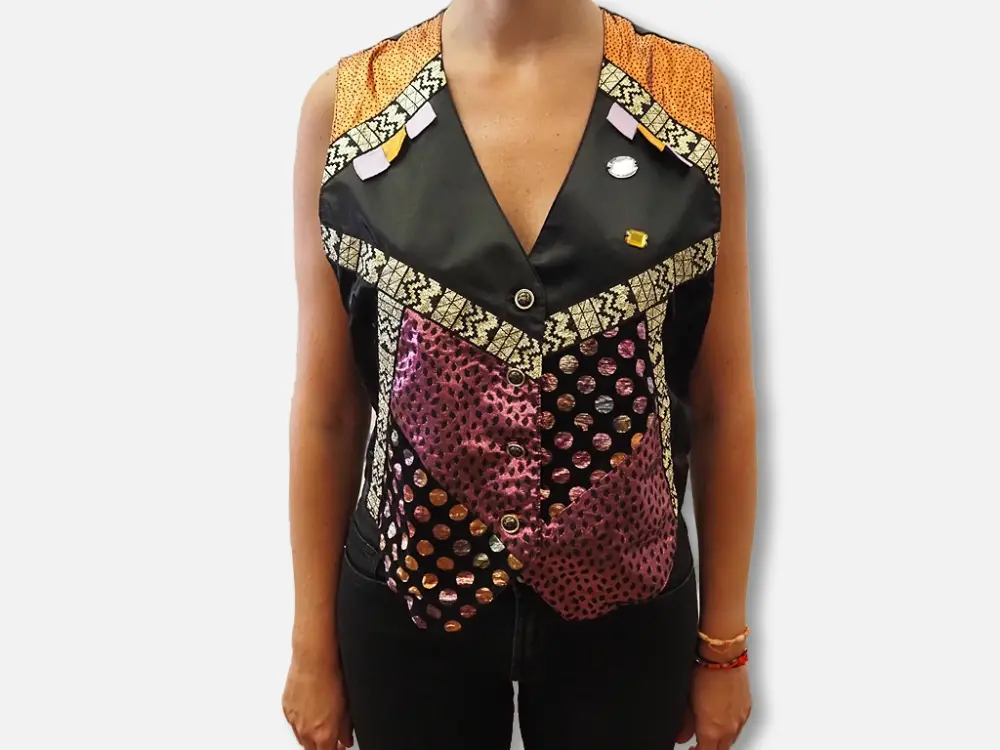 Chaleco 80s modelo frente